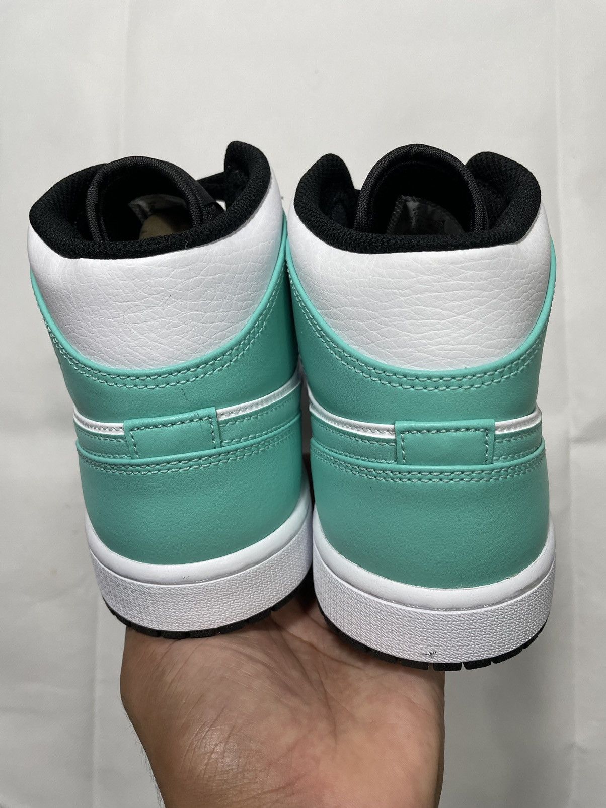 Nike Air jordan 1 Mid igloo nike turqoise tropical twist diamond Size US 9 / EU 42 - 13 Thumbnail