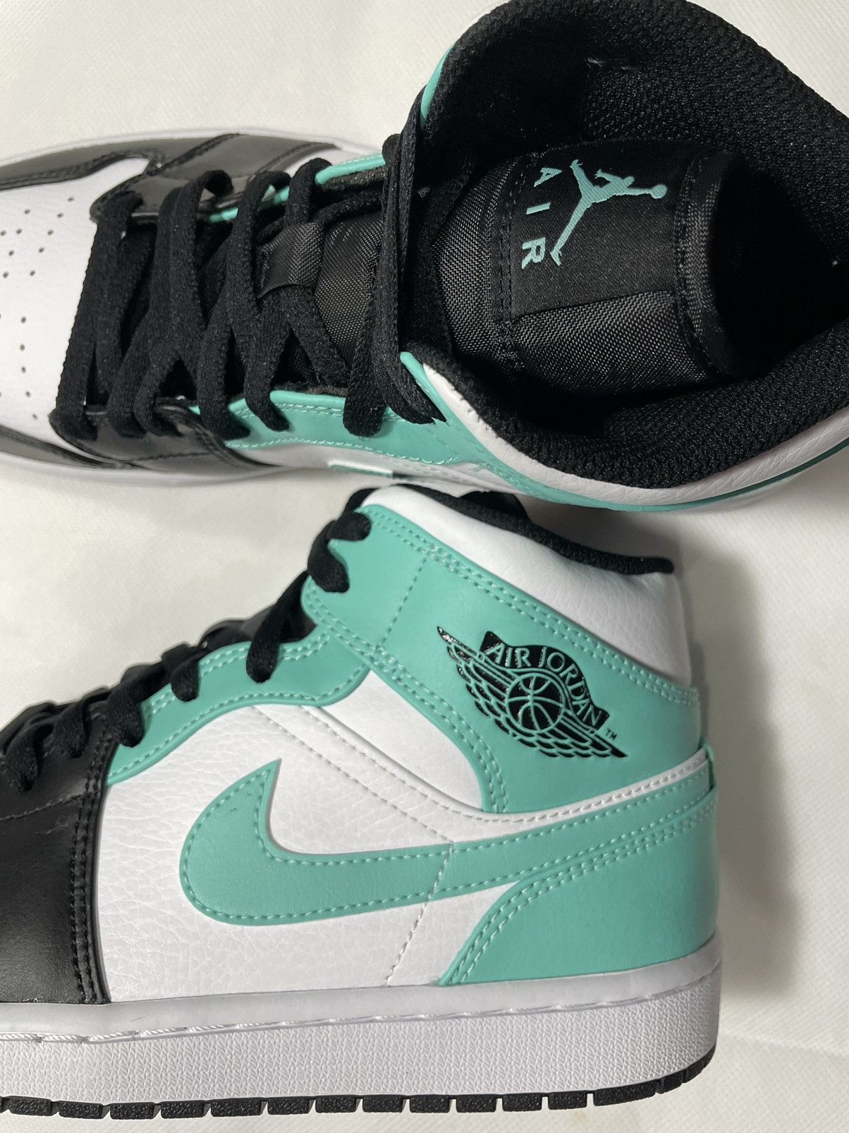 Nike Air jordan 1 Mid igloo nike turqoise tropical twist diamond Size US 9 / EU 42 - 14 Thumbnail