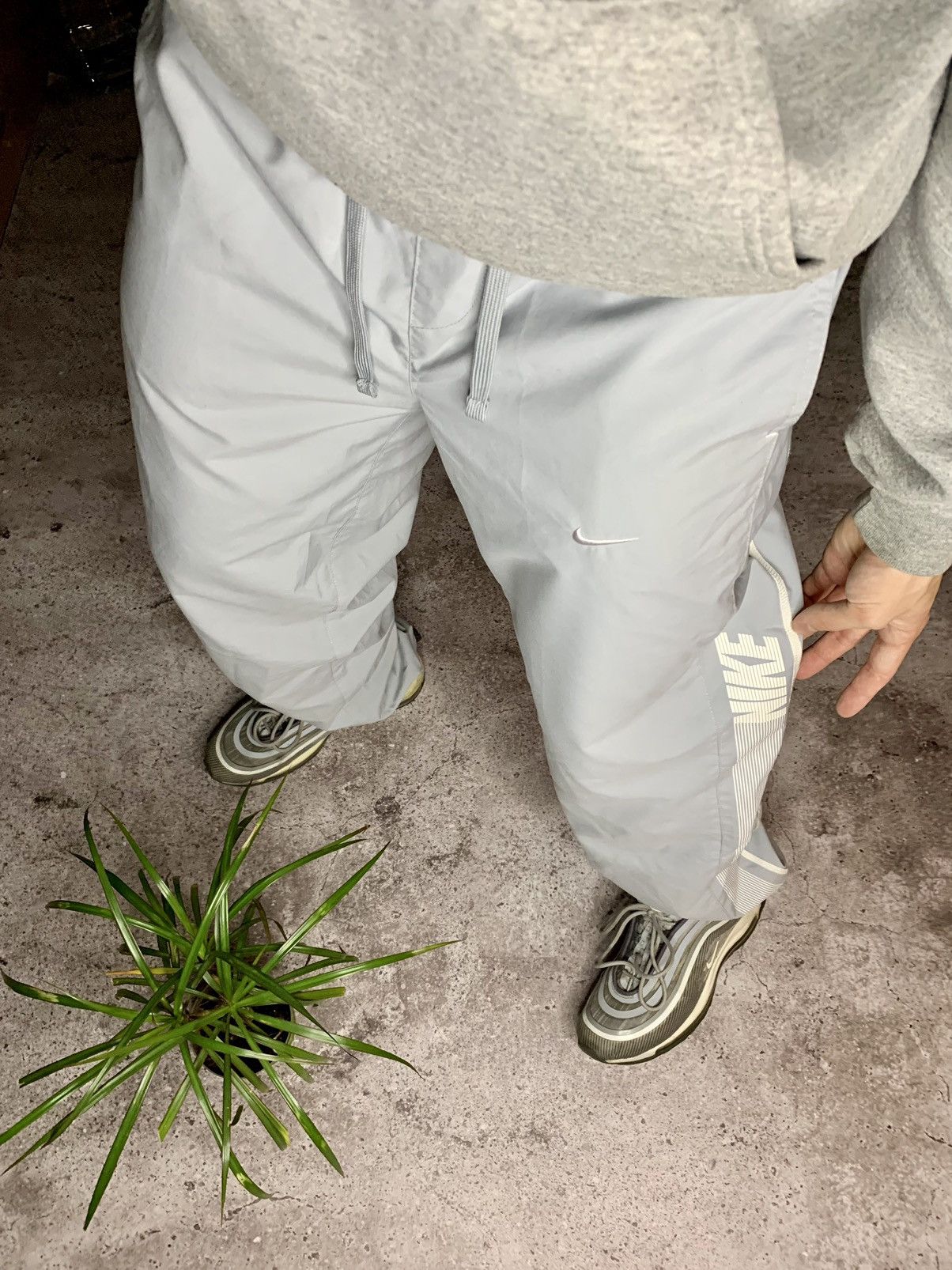 Nike × Vintage Vintage Nike Y2K Track Pants Drill Jogger Mini Swoosh Size US 30 / EU 46 - 1 Thumbnail