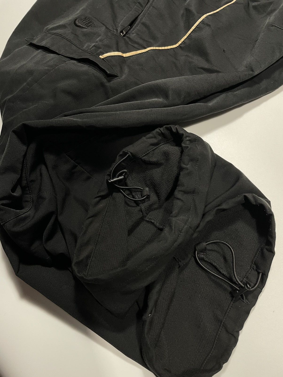 Vintage Vintage Nike Cargo Nylon y2k 90s side pocket quater short Size US 32 / EU 48 - 8 Thumbnail