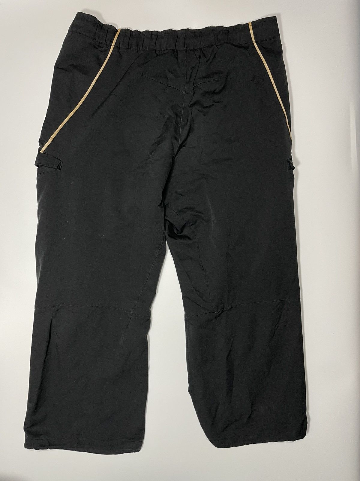 Vintage Vintage Nike Cargo Nylon y2k 90s side pocket quater short Size US 32 / EU 48 - 6 Thumbnail