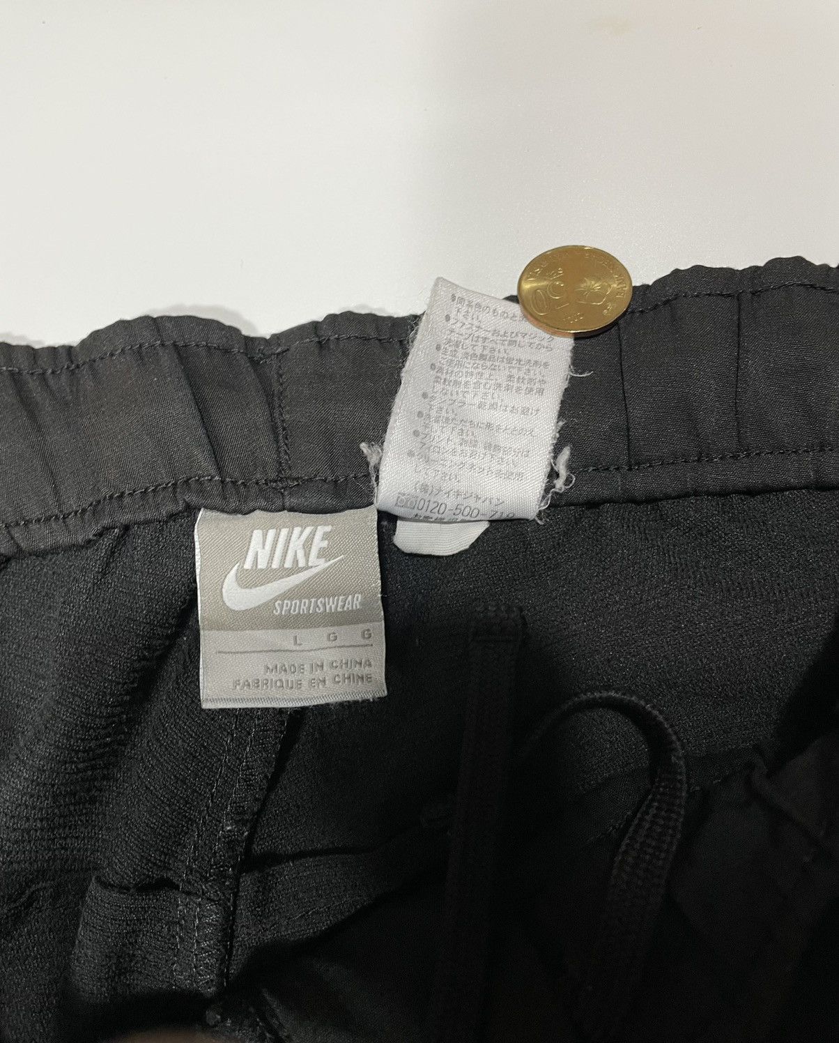 Vintage Vintage Nike Cargo Nylon y2k 90s side pocket quater short Size US 32 / EU 48 - 5 Thumbnail