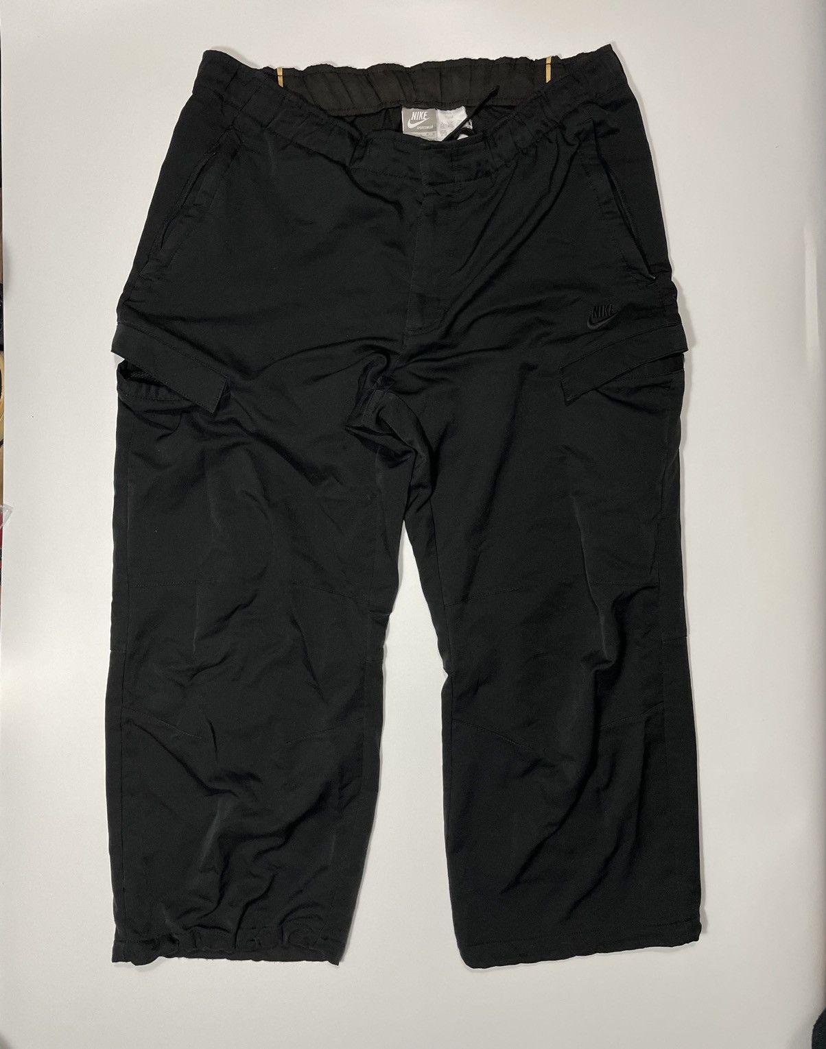 Vintage Vintage Nike Cargo Nylon y2k 90s side pocket quater short Size US 32 / EU 48 - 2 Thumbnail