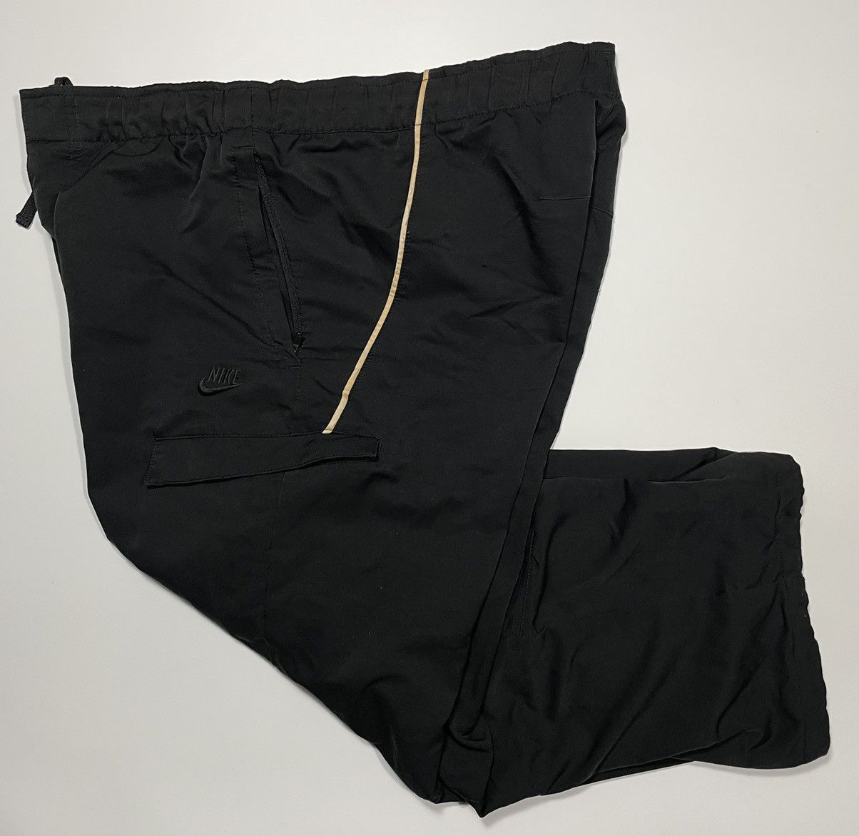 Vintage Vintage Nike Cargo Nylon y2k 90s side pocket quater short Size US 32 / EU 48 - 7 Thumbnail