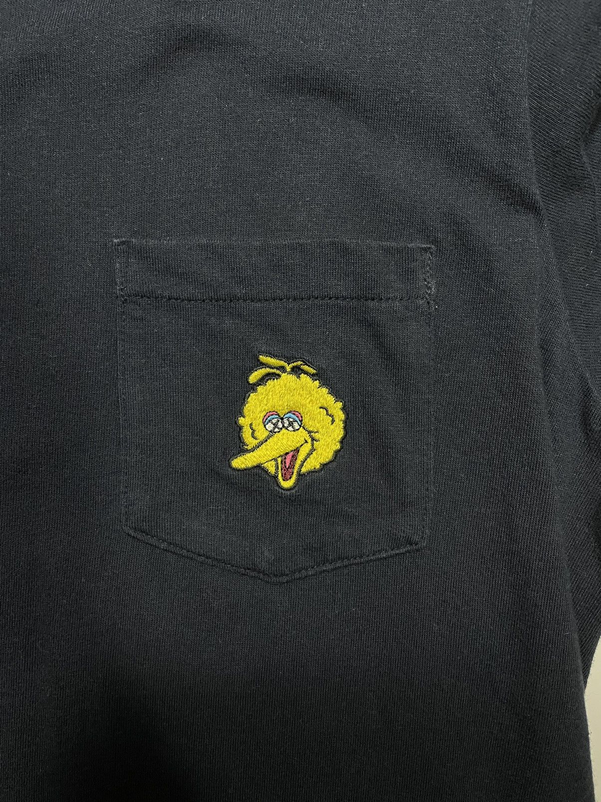 Kaws × Vintage Vintage kaws Sesame Street Big bird small logo single stitc Size US S / EU 44-46 / 1 - 5 Thumbnail