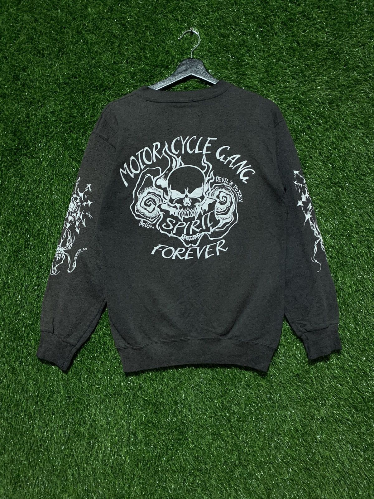 Vintage Vintage Devil Dozen Motorcycle Gang Sweatshirt Size US S / EU 44-46 / 1 - 1 Thumbnail