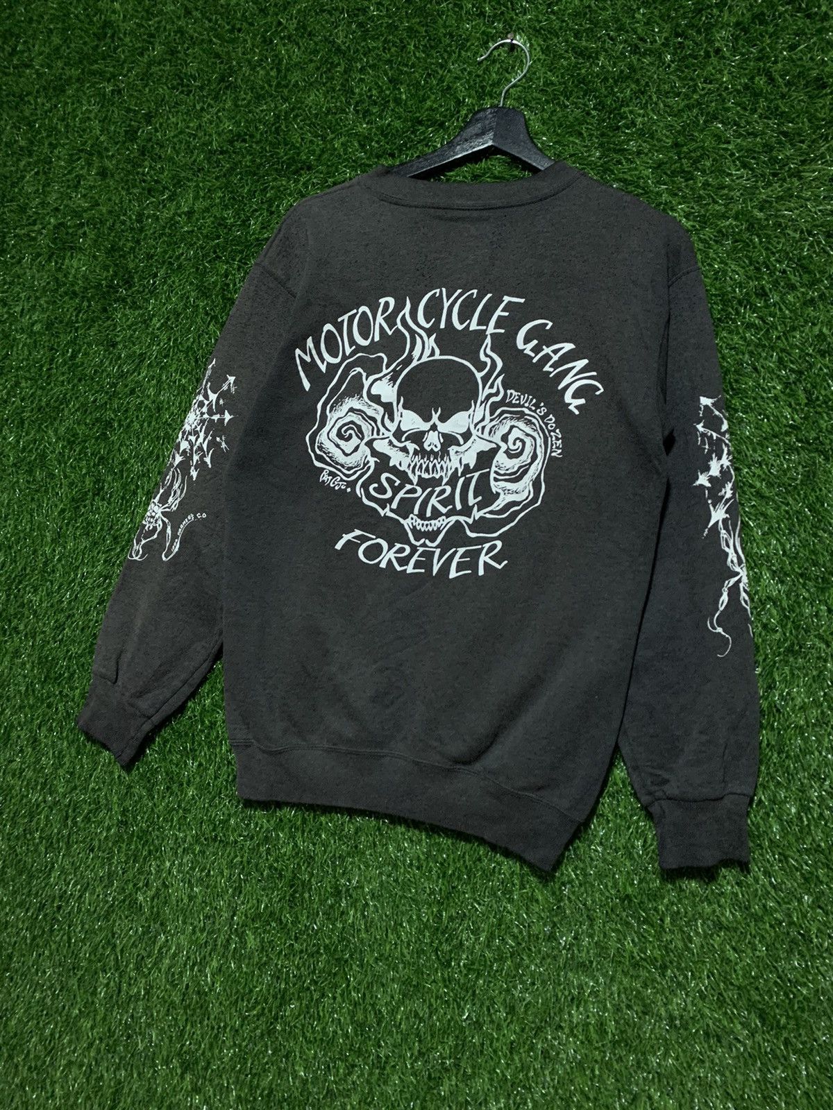 Vintage Vintage Devil Dozen Motorcycle Gang Sweatshirt Size US S / EU 44-46 / 1 - 5 Thumbnail