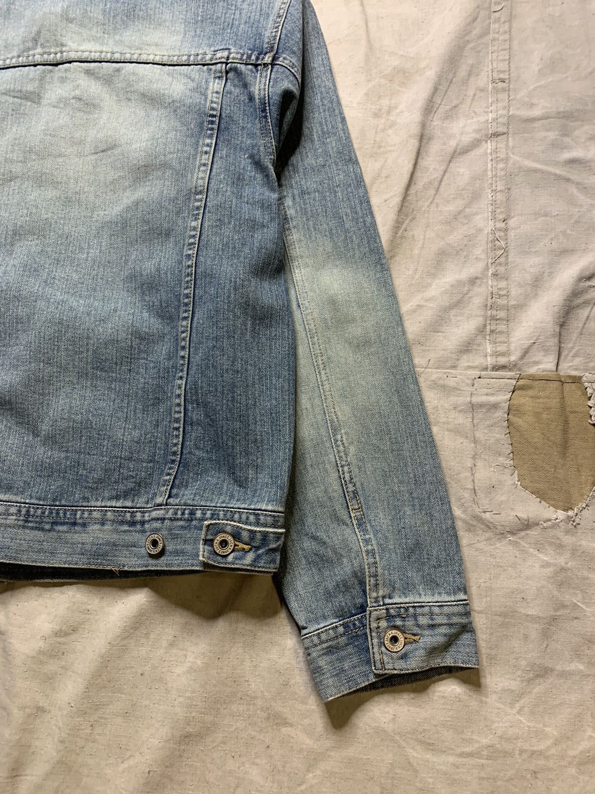 Japanese Brand Vintage Y2K Stonewashed Denim Jacket Size US L / EU 52-54 / 3 - 11 Thumbnail