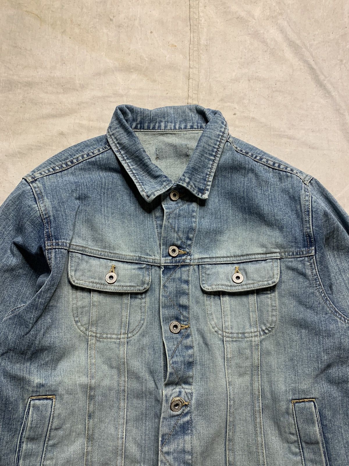 Japanese Brand Vintage Y2K Stonewashed Denim Jacket Size US L / EU 52-54 / 3 - 2 Thumbnail