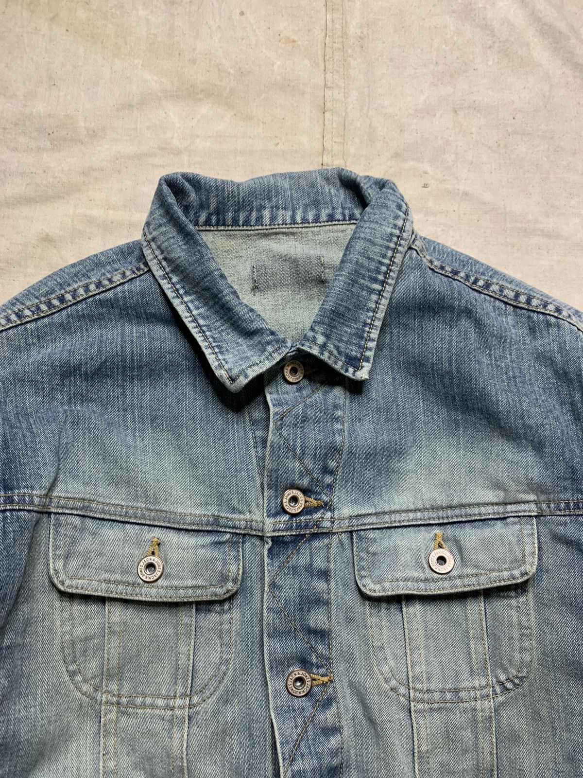 Japanese Brand Vintage Y2K Stonewashed Denim Jacket Size US L / EU 52-54 / 3 - 3 Thumbnail