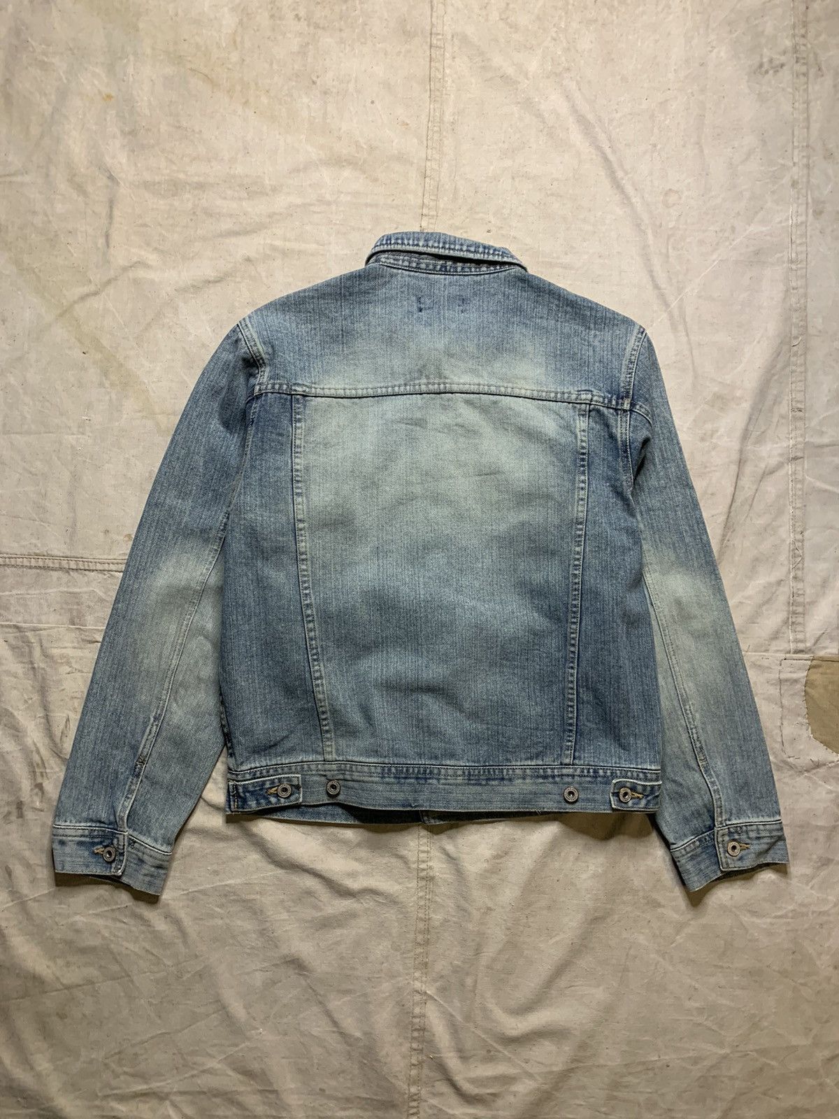 Japanese Brand Vintage Y2K Stonewashed Denim Jacket Size US L / EU 52-54 / 3 - 9 Thumbnail