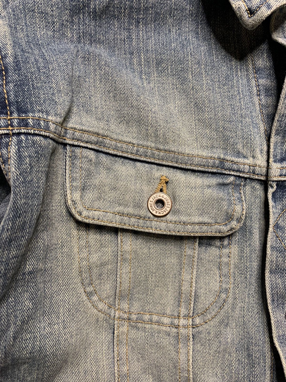 Japanese Brand Vintage Y2K Stonewashed Denim Jacket Size US L / EU 52-54 / 3 - 5 Thumbnail