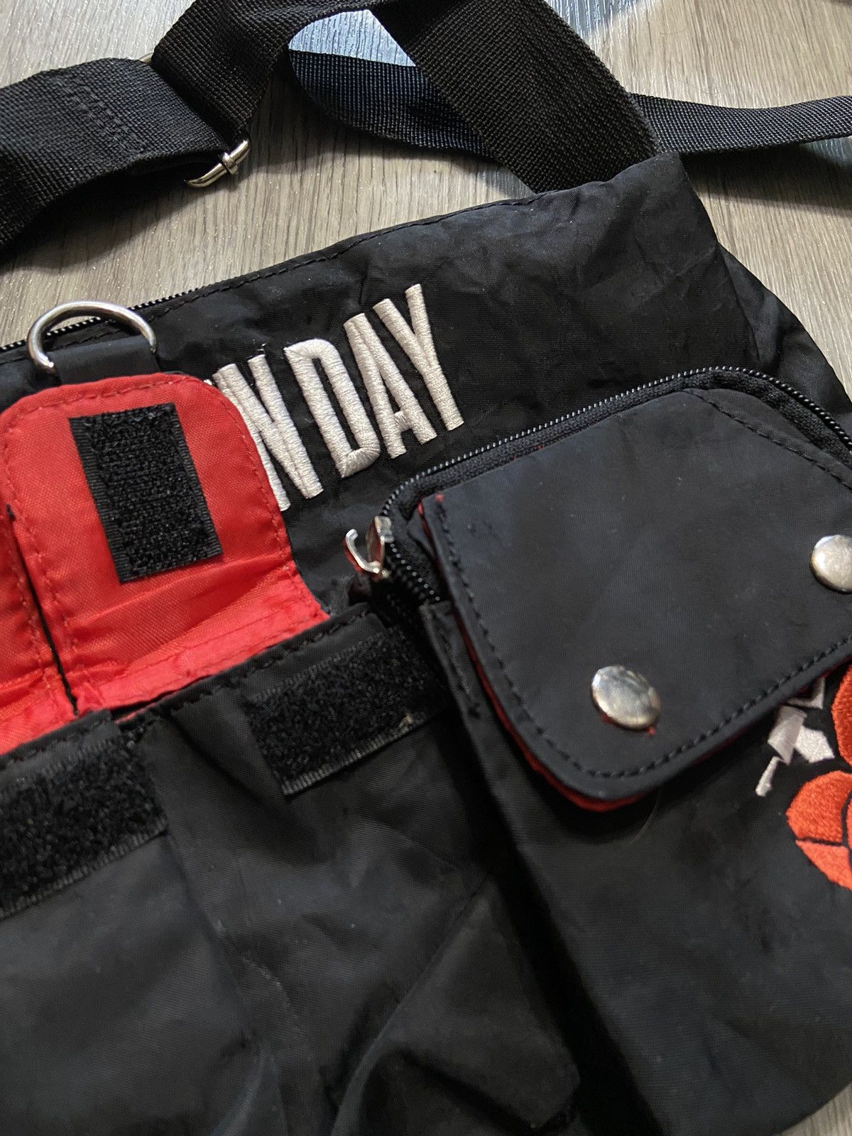 Japanese Brand Y2K Green Day Multipocket Crossbody Bag Size ONE SIZE - 7 Thumbnail