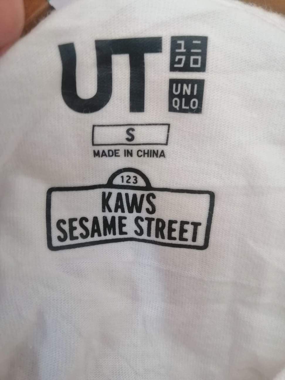 Japanese Brand Uniqlo Kaws Sesame Street t-shirt Size US S / EU 44-46 / 1 - 4 Thumbnail