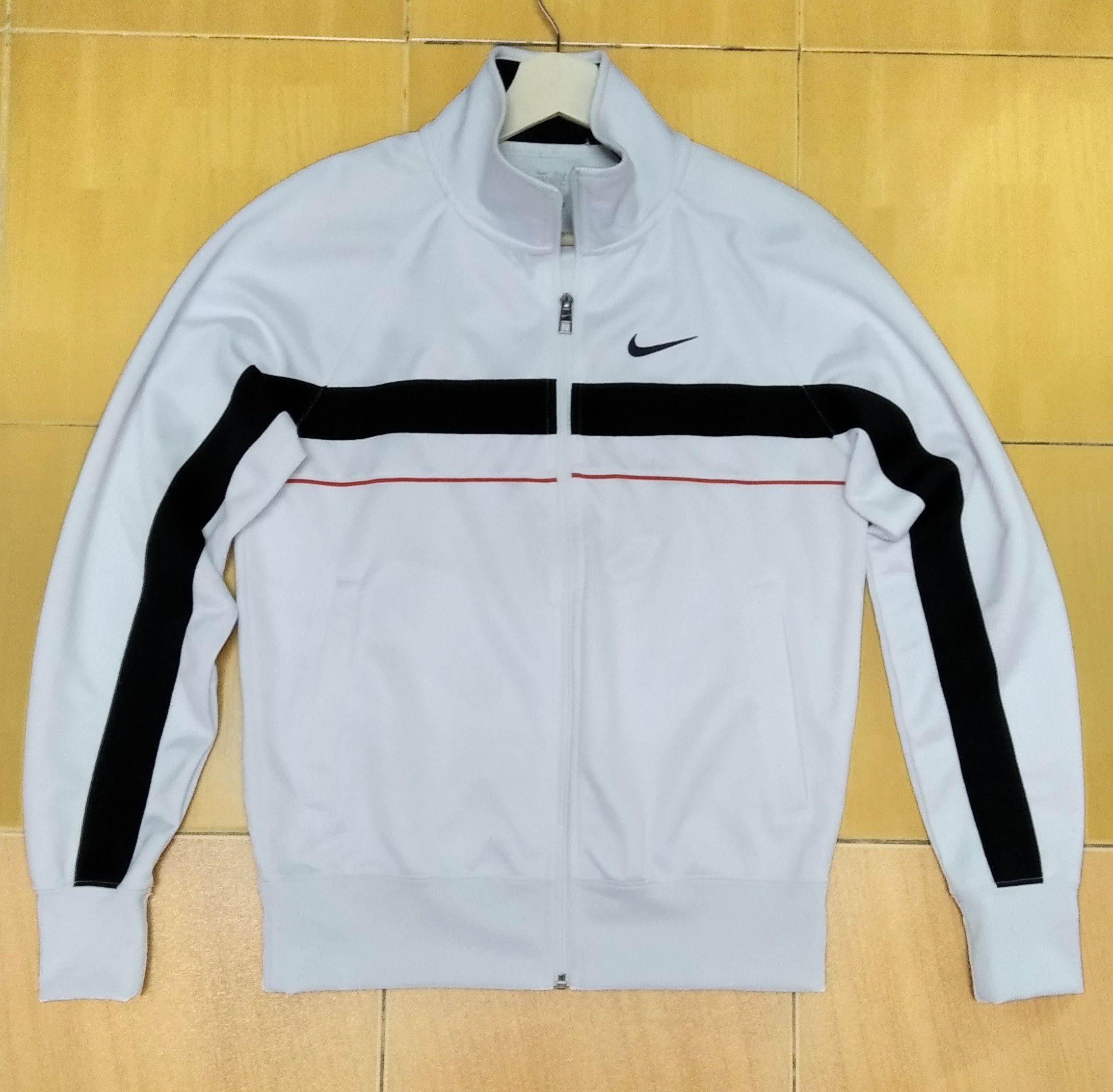 Nike Vintage Nike Smooth Streetwear Sweaters Size US S / EU 44-46 / 1 - 1 Thumbnail