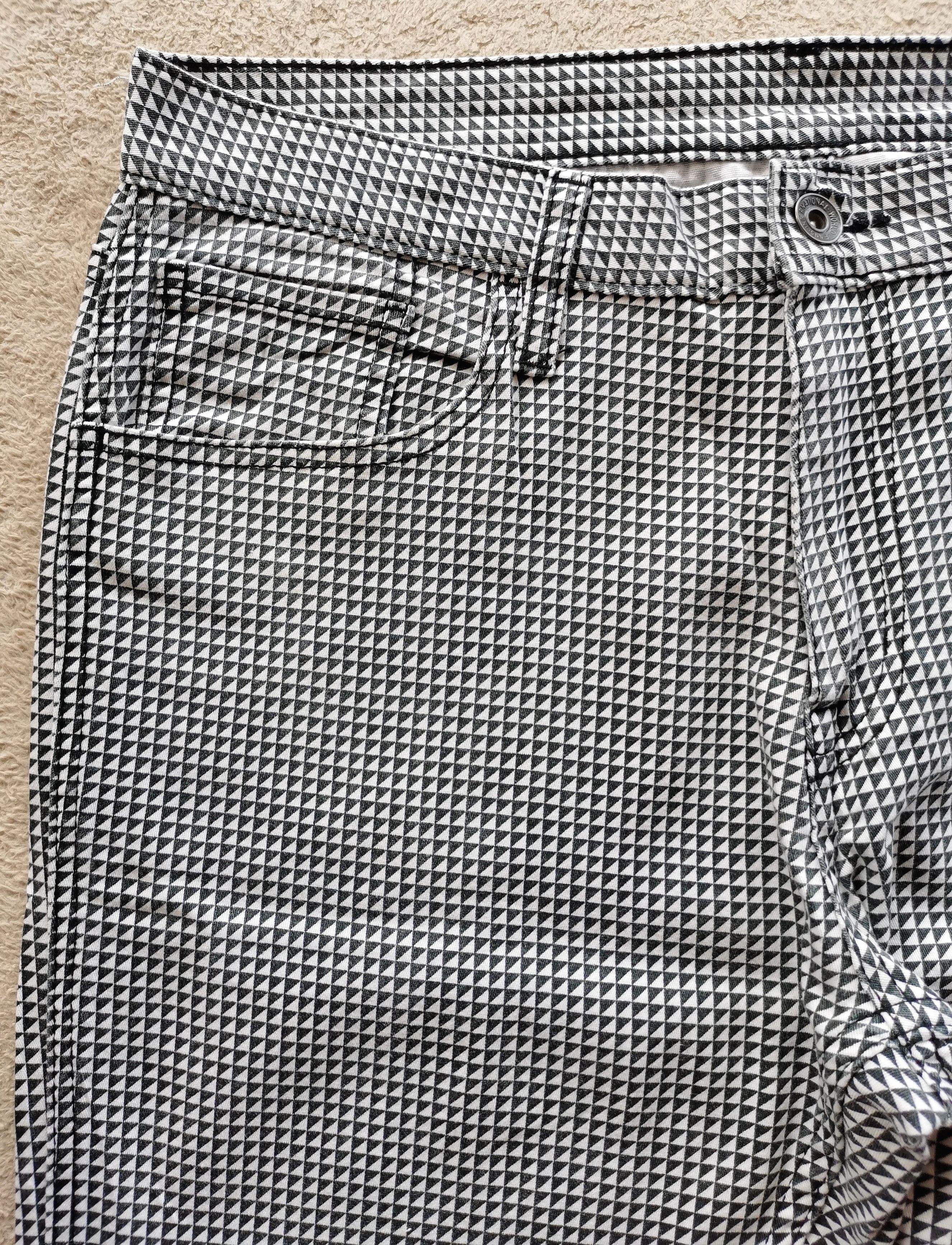 GU Gu Japan Geometric Abstract Black White Pants Size US 32 / EU 48 - 4 Thumbnail