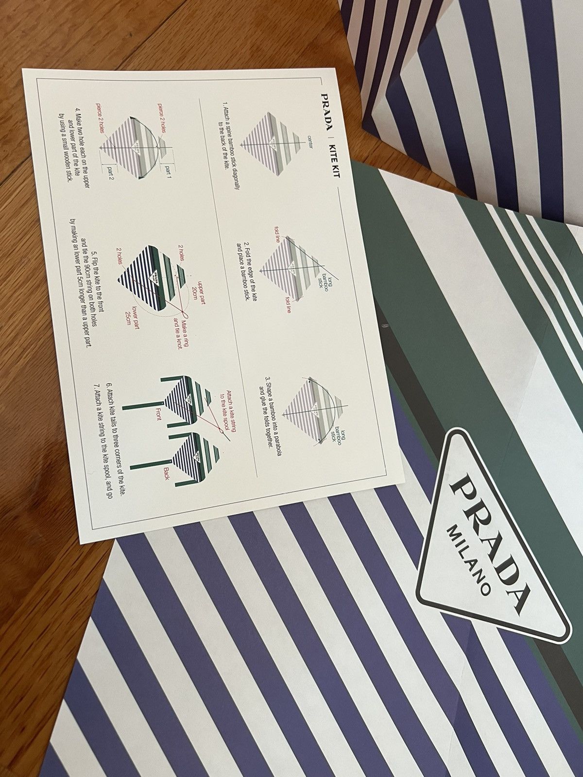 Prada Rare!! Prada VIP pinstripes Kite Kit Gift Set Size ONE SIZE - 2 Thumbnail