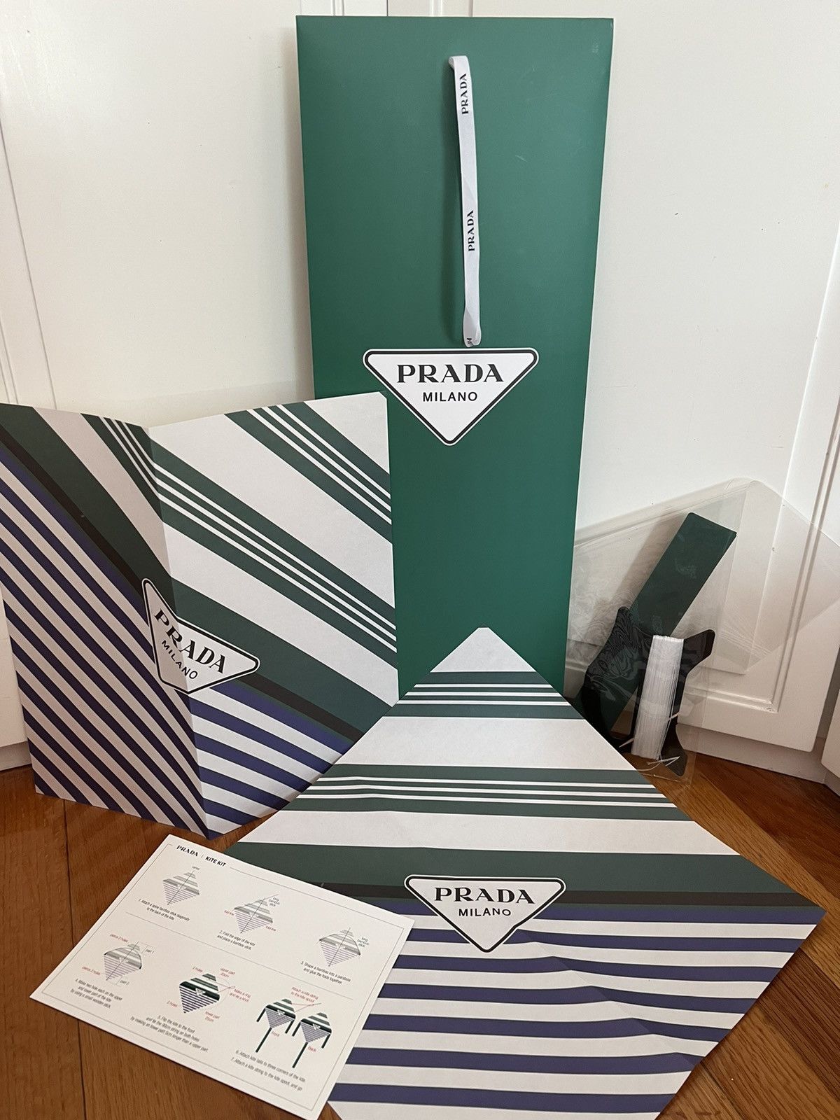 Prada Rare!! Prada VIP pinstripes Kite Kit Gift Set Size ONE SIZE - 1 Thumbnail