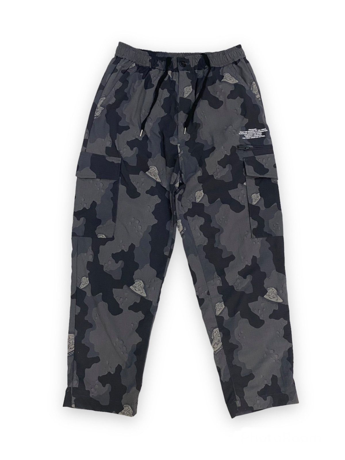 Image of Undercover X Gu Nylon Cargo Pants in Dark Grey, Men's (Size 30)