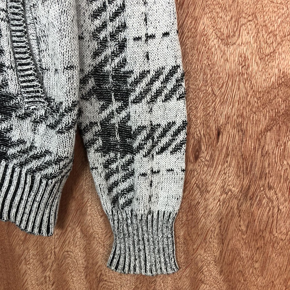 In The Attic In The Attic Grey checkered sweater Knitwear #6054 Size US L / EU 52-54 / 3 - 4 Thumbnail