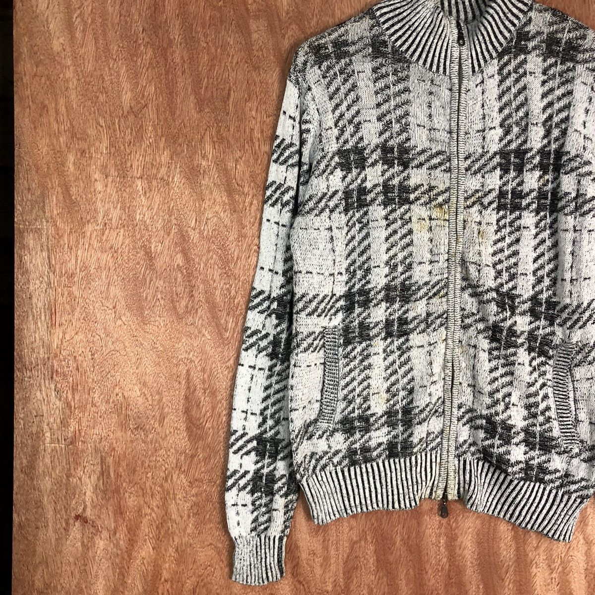 In The Attic In The Attic Grey checkered sweater Knitwear #6054 Size US L / EU 52-54 / 3 - 7 Thumbnail