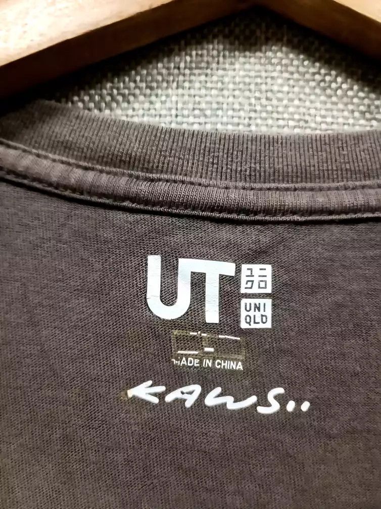 Kaws × Uniqlo t shirt kaws x uniqlo Size US L / EU 52-54 / 3 - 5 Thumbnail