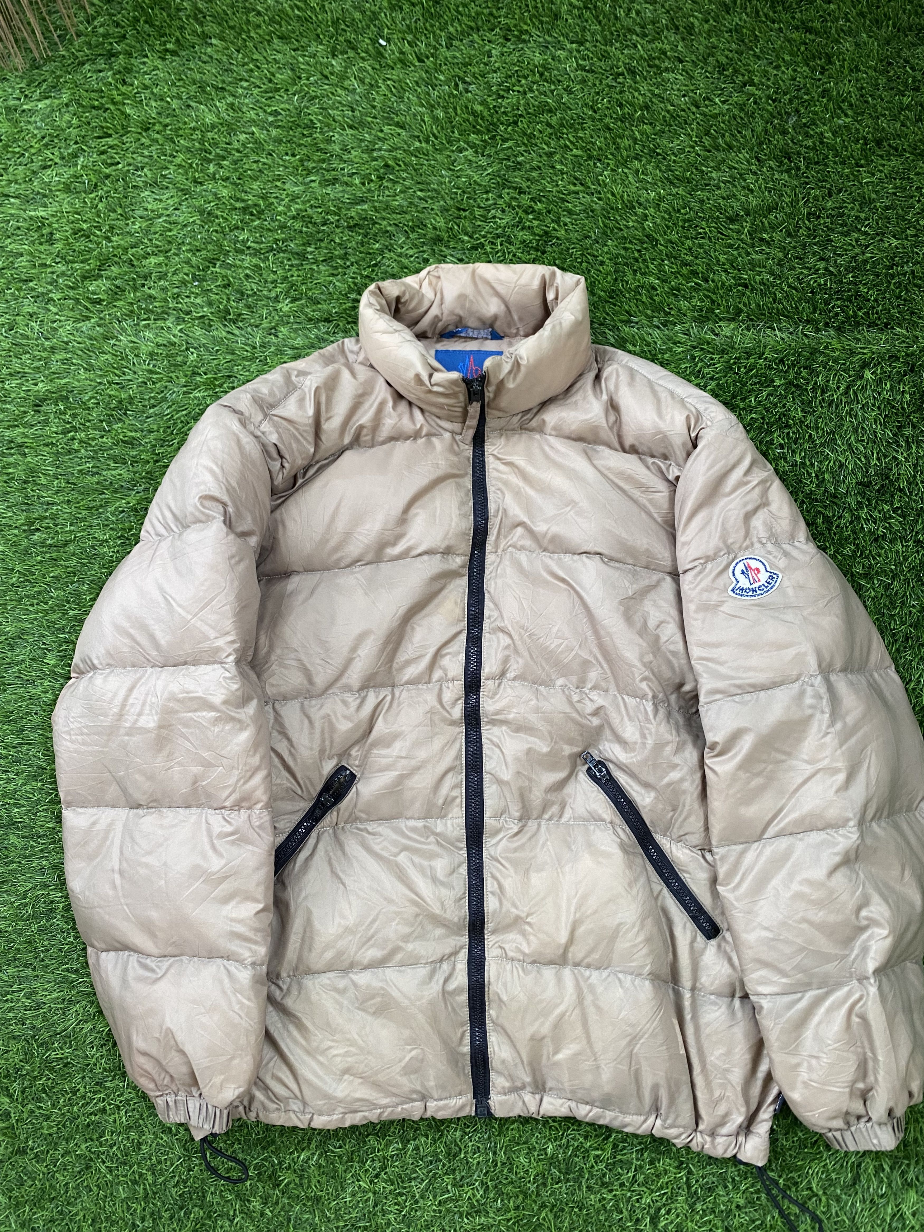 Moncler Vintage Moncler Grenoble Puffer Jacket Size US M / EU 48-50 / 2 - 1 Thumbnail