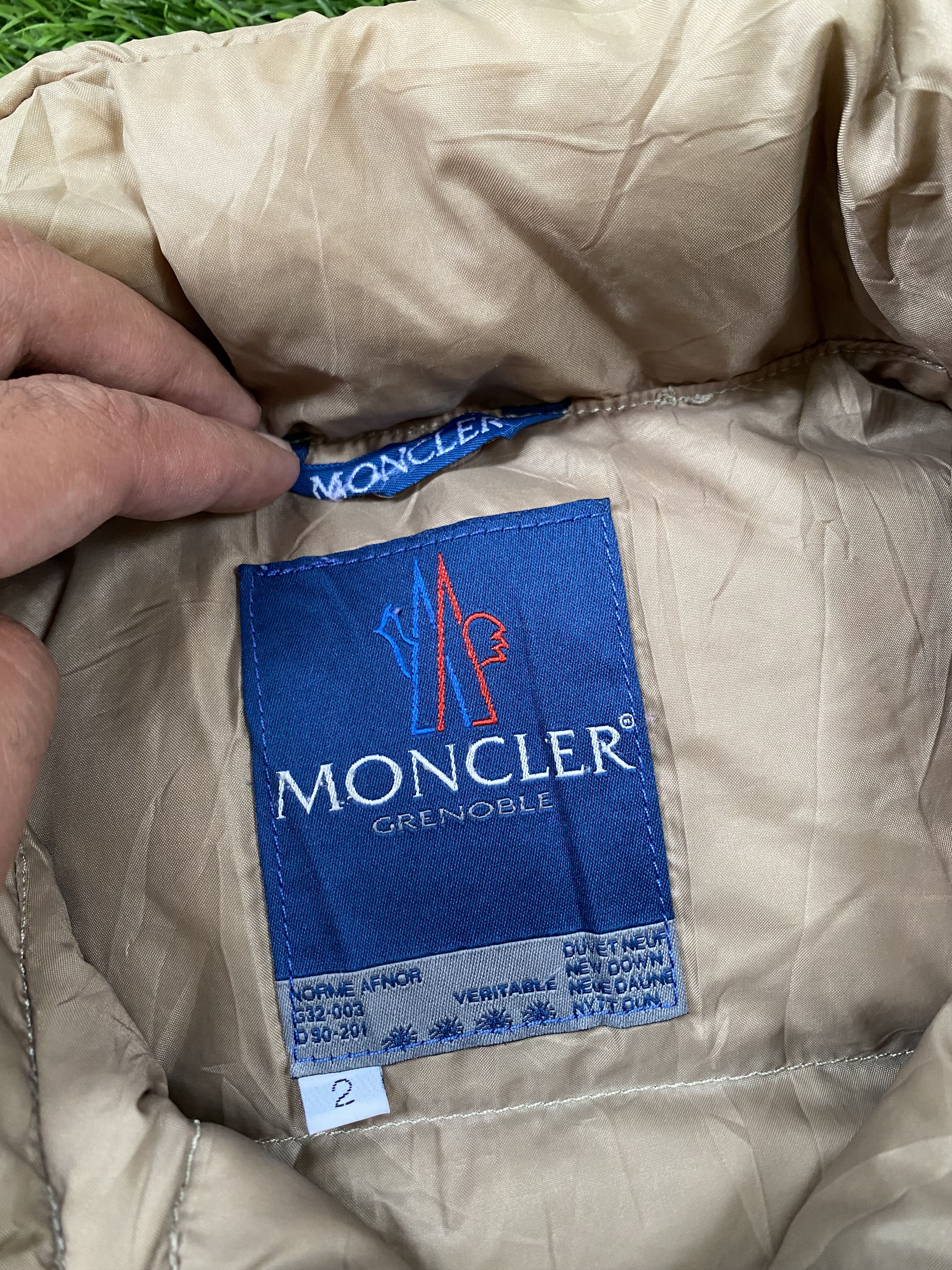 Moncler Vintage Moncler Grenoble Puffer Jacket Size US M / EU 48-50 / 2 - 3 Thumbnail