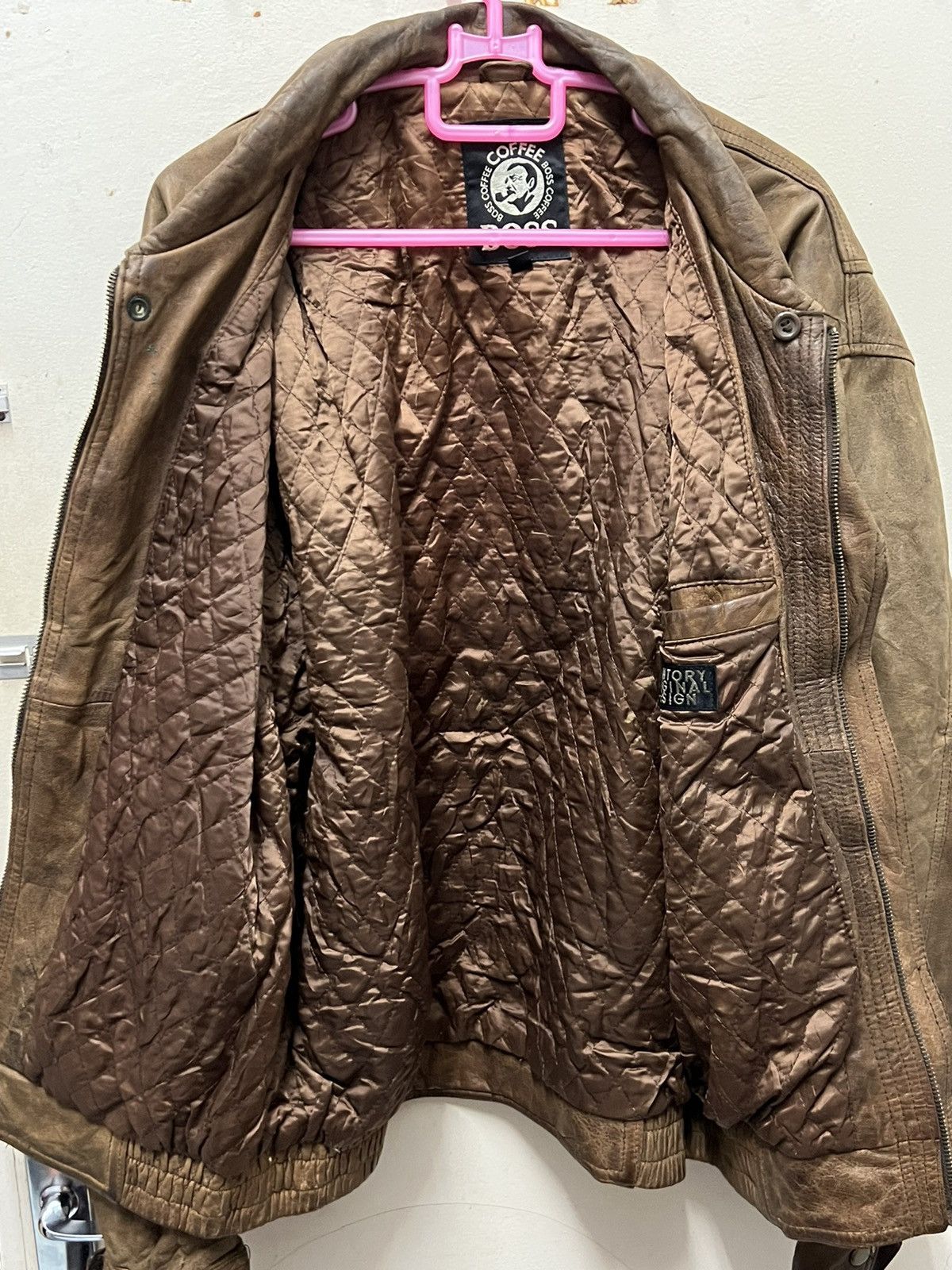 Vintage Suntory coffee Boss Classic zipper leather jacket big logo Size US L / EU 52-54 / 3 - 9 Thumbnail