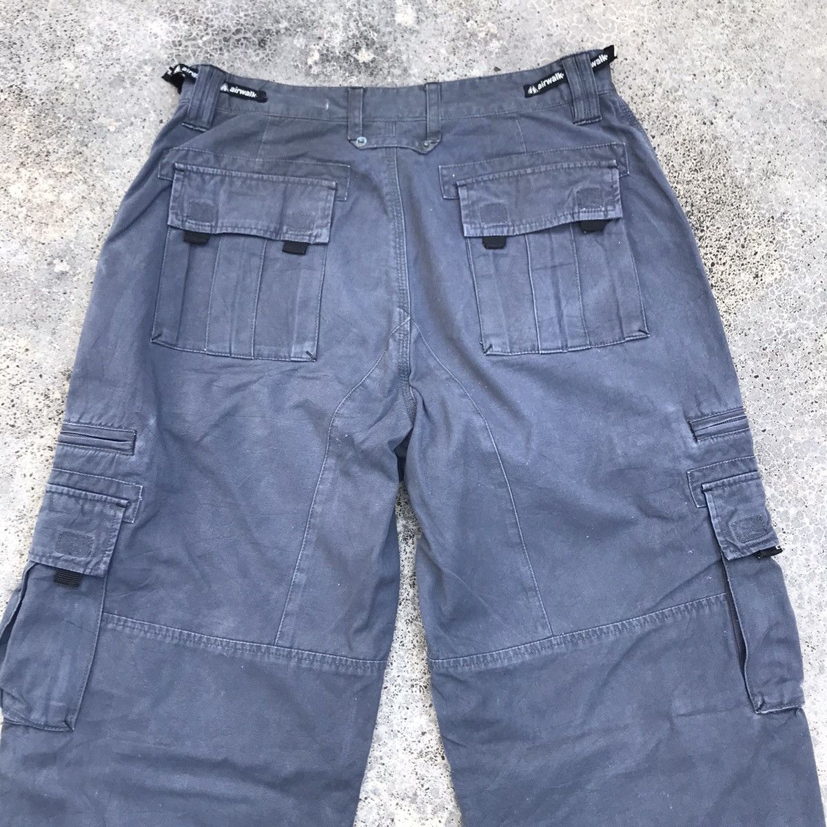 Airwalk Vintage Airwalk 9 Pockets Faded Tactical Cargo Pants Size US 31 - 11 Thumbnail