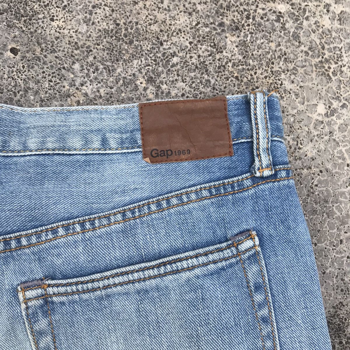 Japanese Brand Vintage Gap Denim Paint Splattered Faded Light Wash Jeans Size US 32 / EU 48 - 14 Thumbnail