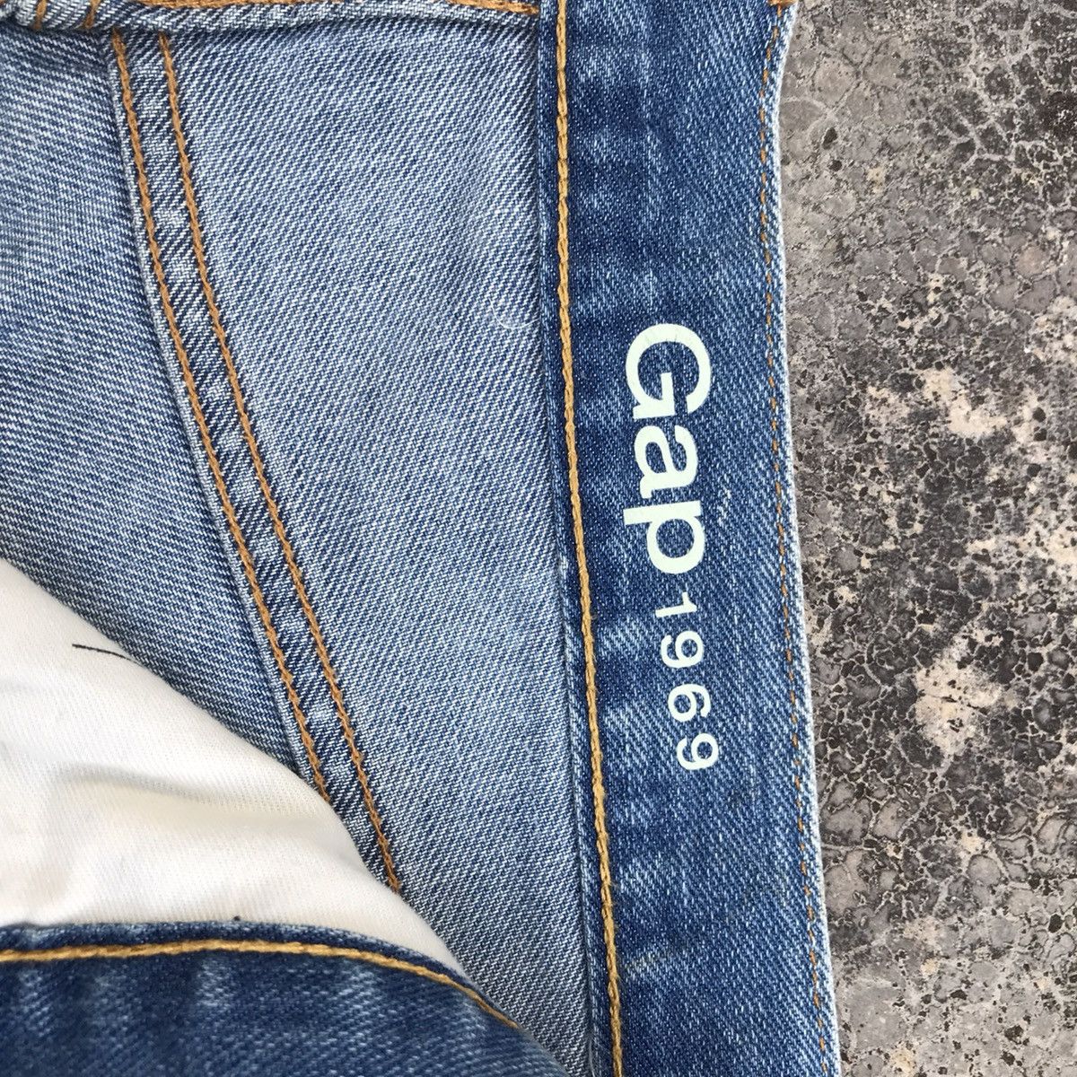 Japanese Brand Vintage Gap Denim Paint Splattered Faded Light Wash Jeans Size US 32 / EU 48 - 8 Thumbnail