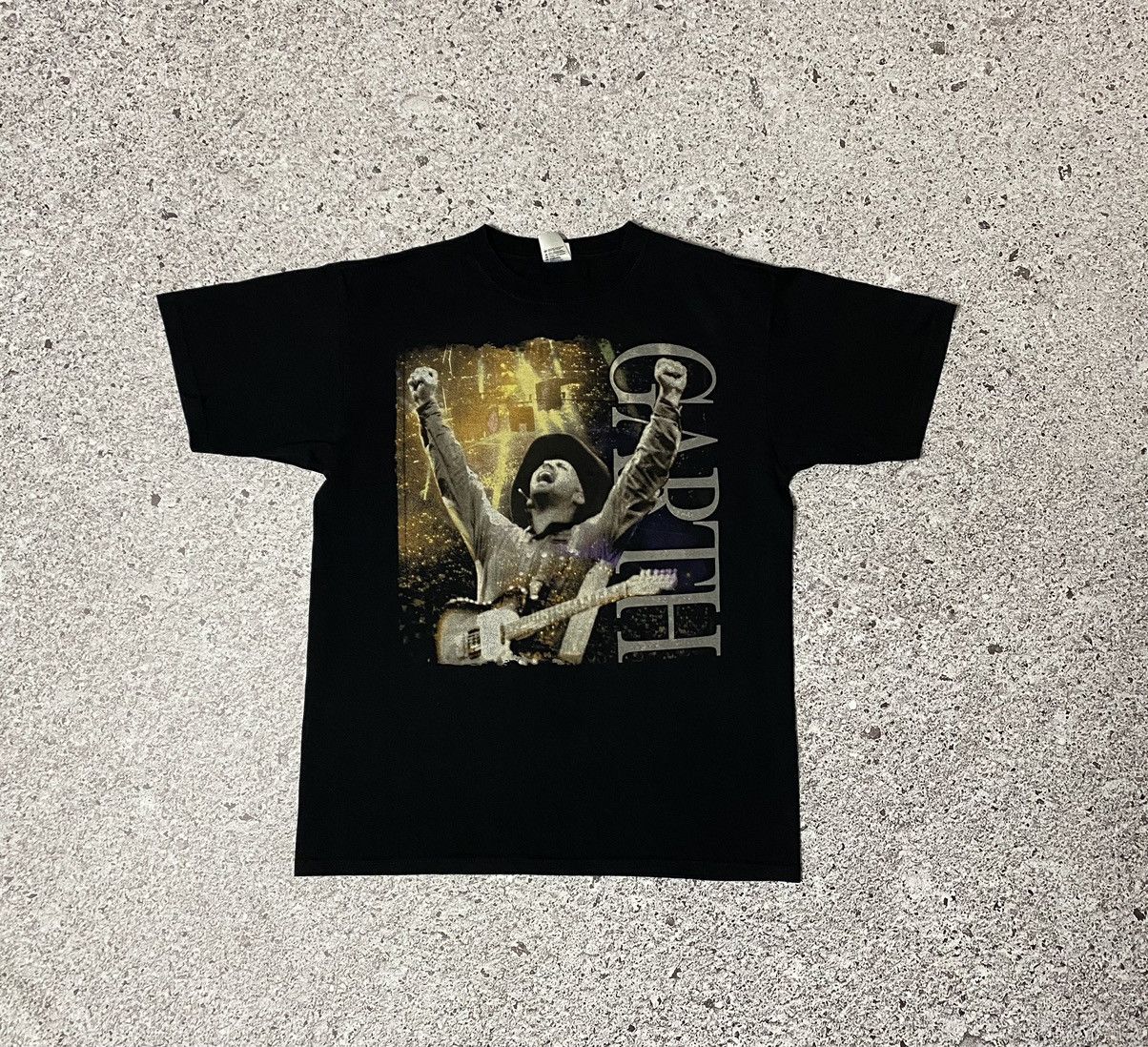 Band Tees × Vintage Vintage Garth Brooks Big Face Logo Tour 2007 T-shirt Size US L / EU 52-54 / 3 - 1 Thumbnail