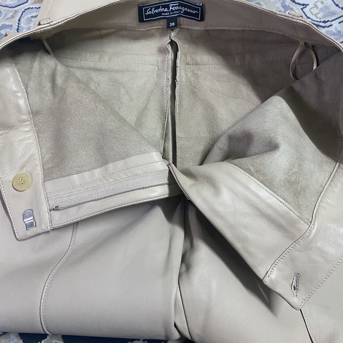 Salvatore Ferragamo Salvatore Ferragamo Leather Pants Size 26" / US 2 / IT 38 - 11 Thumbnail