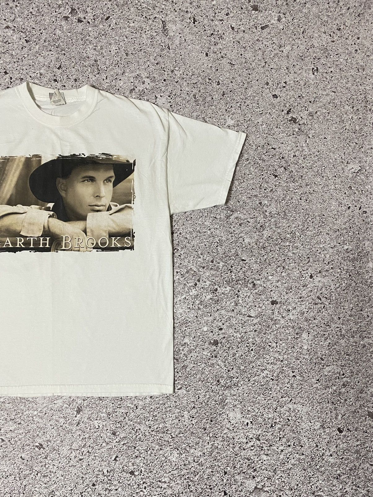 Band Tees × Vintage Vintage 2000’s Garth Brooks Big Face Logo Metal Rock T-shirt Size US L / EU 52-54 / 3 - 3 Thumbnail