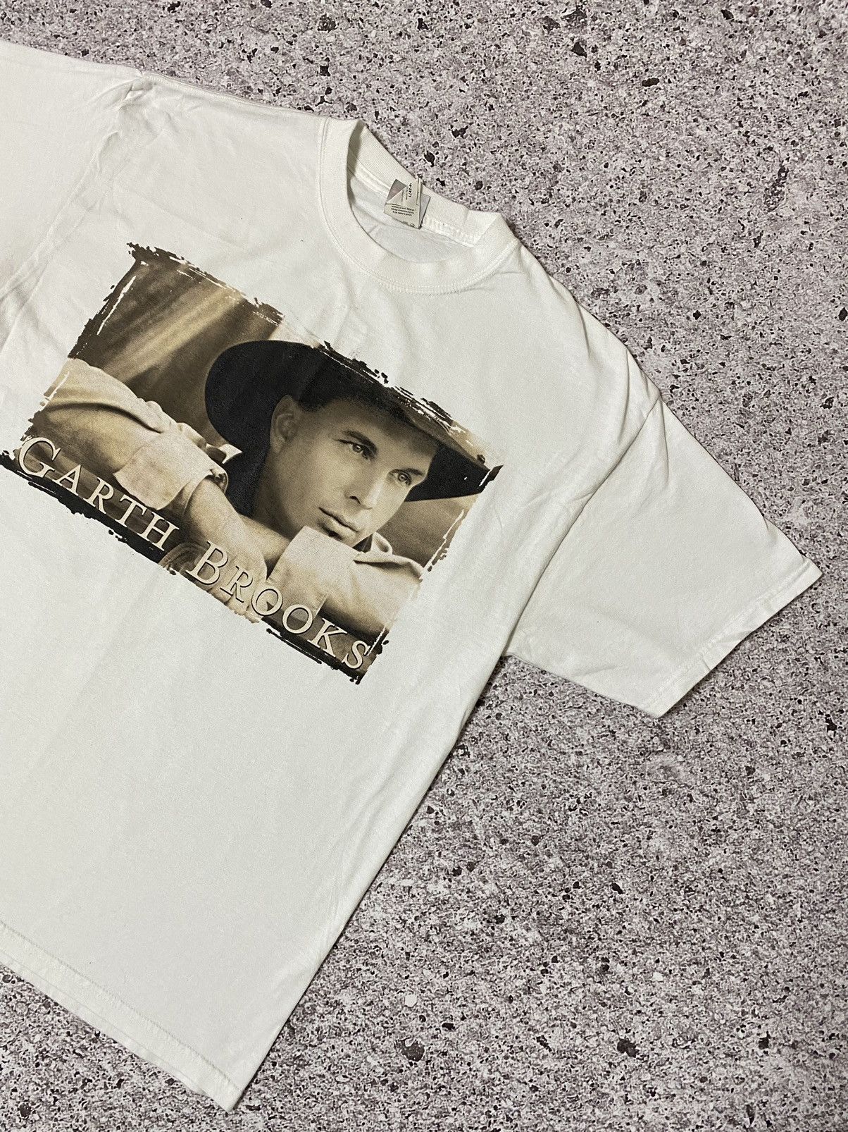 Band Tees × Vintage Vintage 2000’s Garth Brooks Big Face Logo Metal Rock T-shirt Size US L / EU 52-54 / 3 - 4 Thumbnail