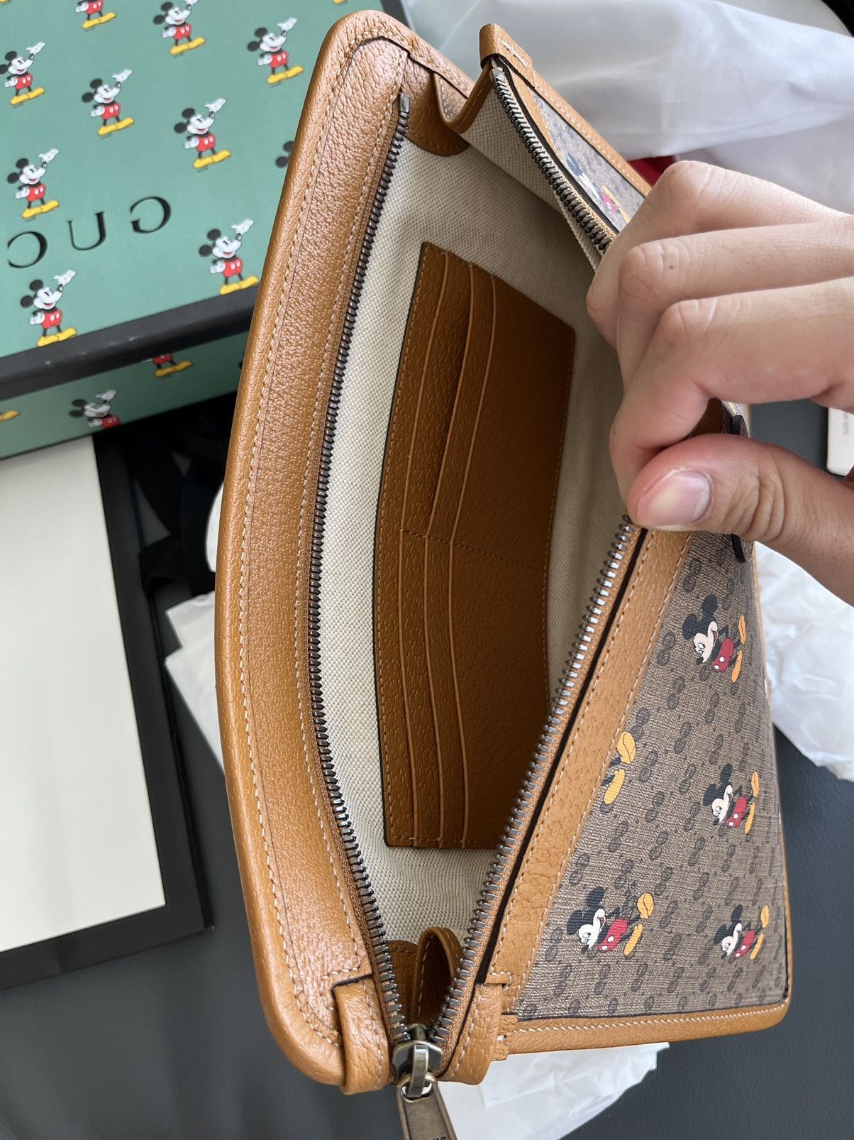 Disney × Gucci Super Runway Gucci x Disney Limited Edition Leather Pouch Size ONE SIZE - 17 Thumbnail