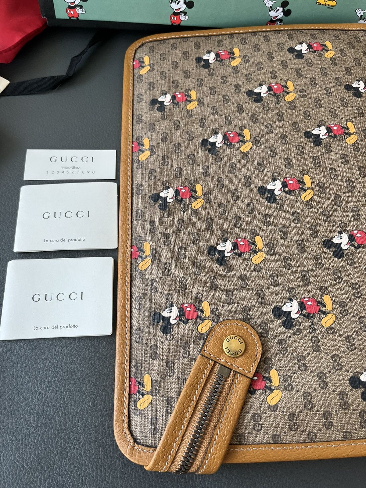 Disney × Gucci Super Runway Gucci x Disney Limited Edition Leather Pouch Size ONE SIZE - 11 Thumbnail
