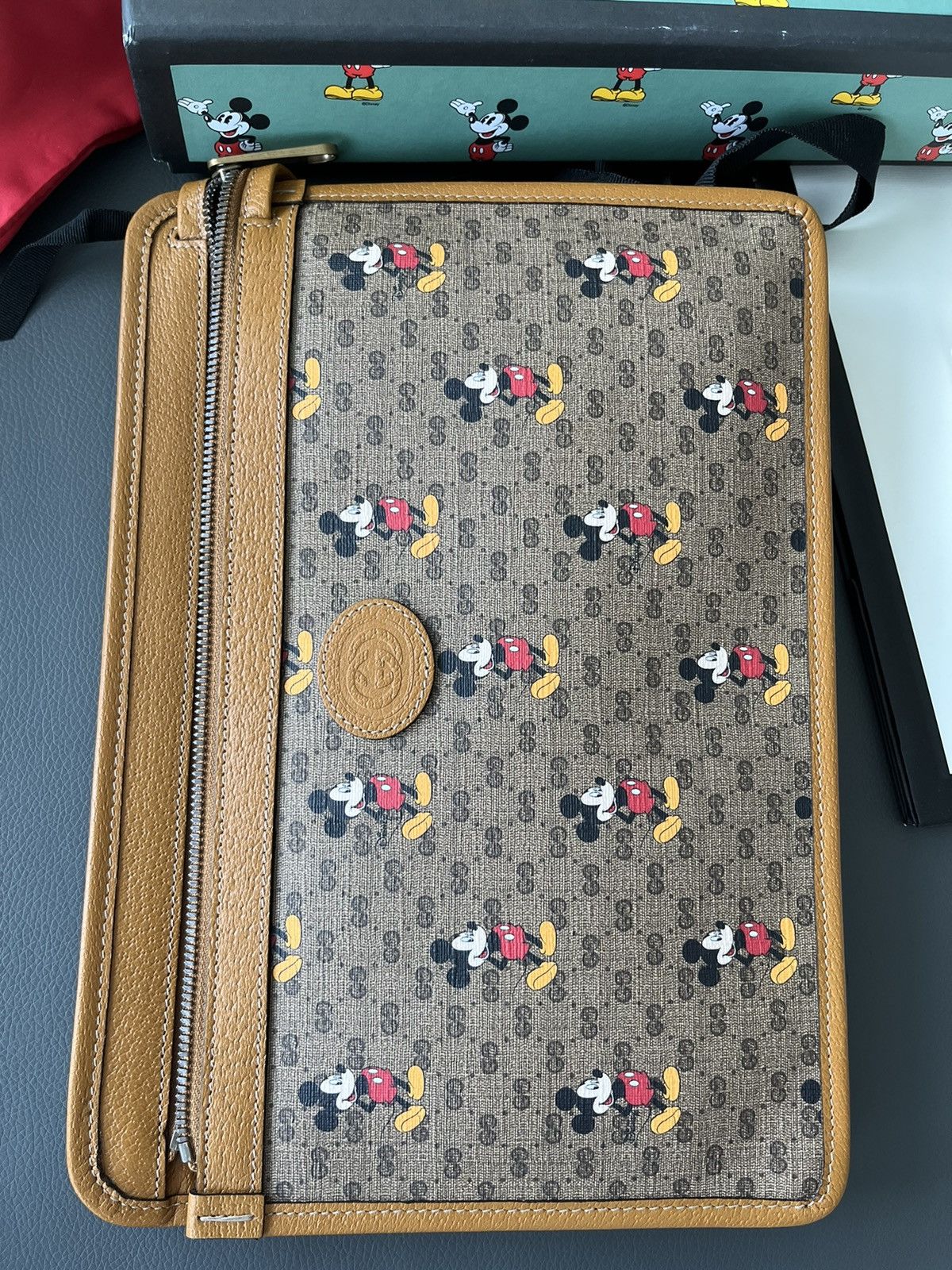 Disney × Gucci Super Runway Gucci x Disney Limited Edition Leather Pouch Size ONE SIZE - 2 Thumbnail