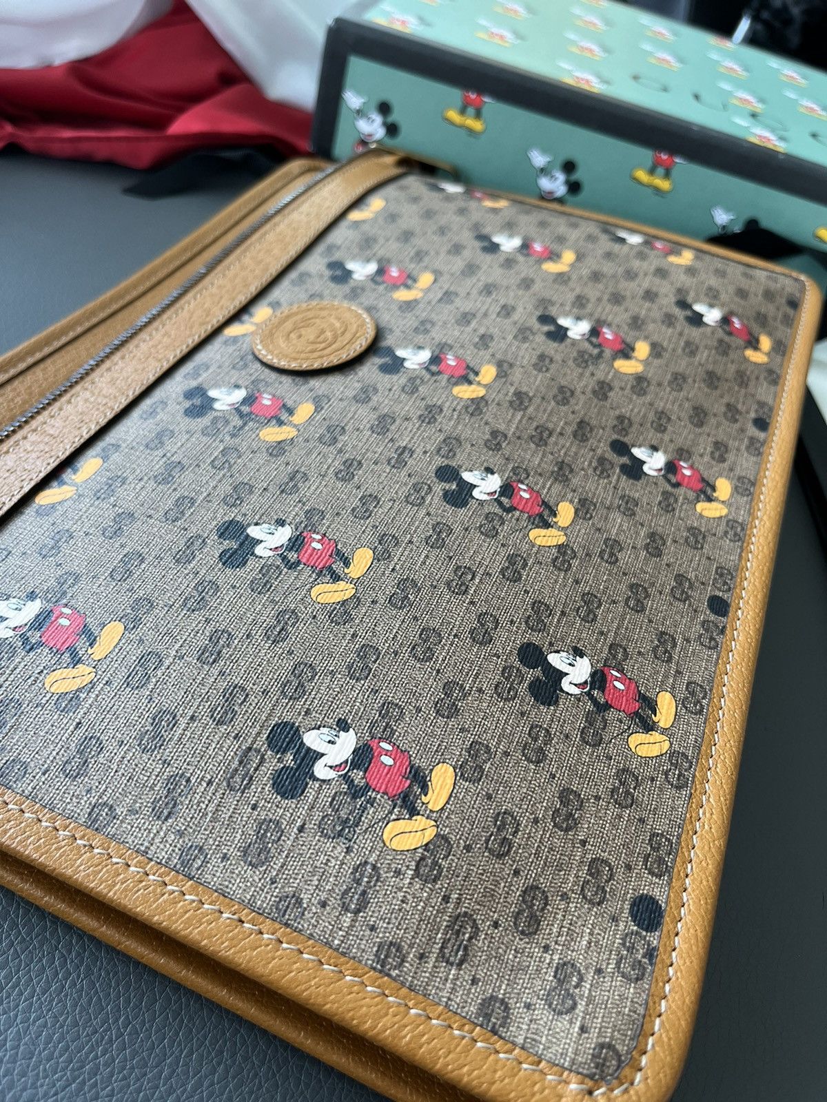 Disney × Gucci Super Runway Gucci x Disney Limited Edition Leather Pouch Size ONE SIZE - 23 Thumbnail