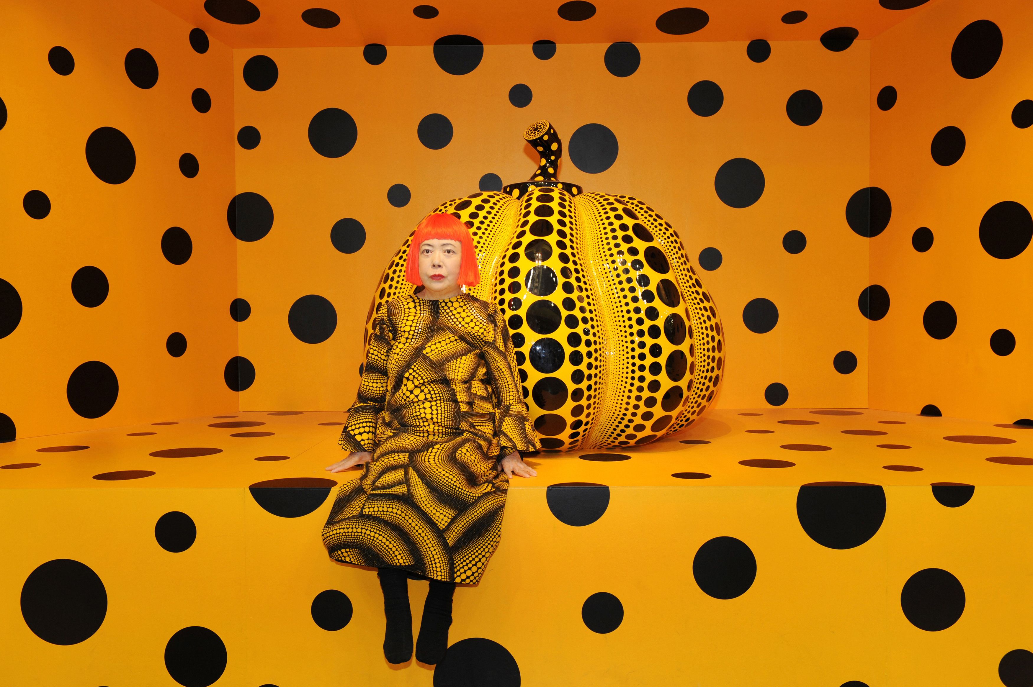 Japanese Brand × Vintage × Yayoi Kusama Vintage Yayoi Kusama Pulp Fiction Style Artwork T shirt Size US M / EU 48-50 / 2 - 11 Thumbnail