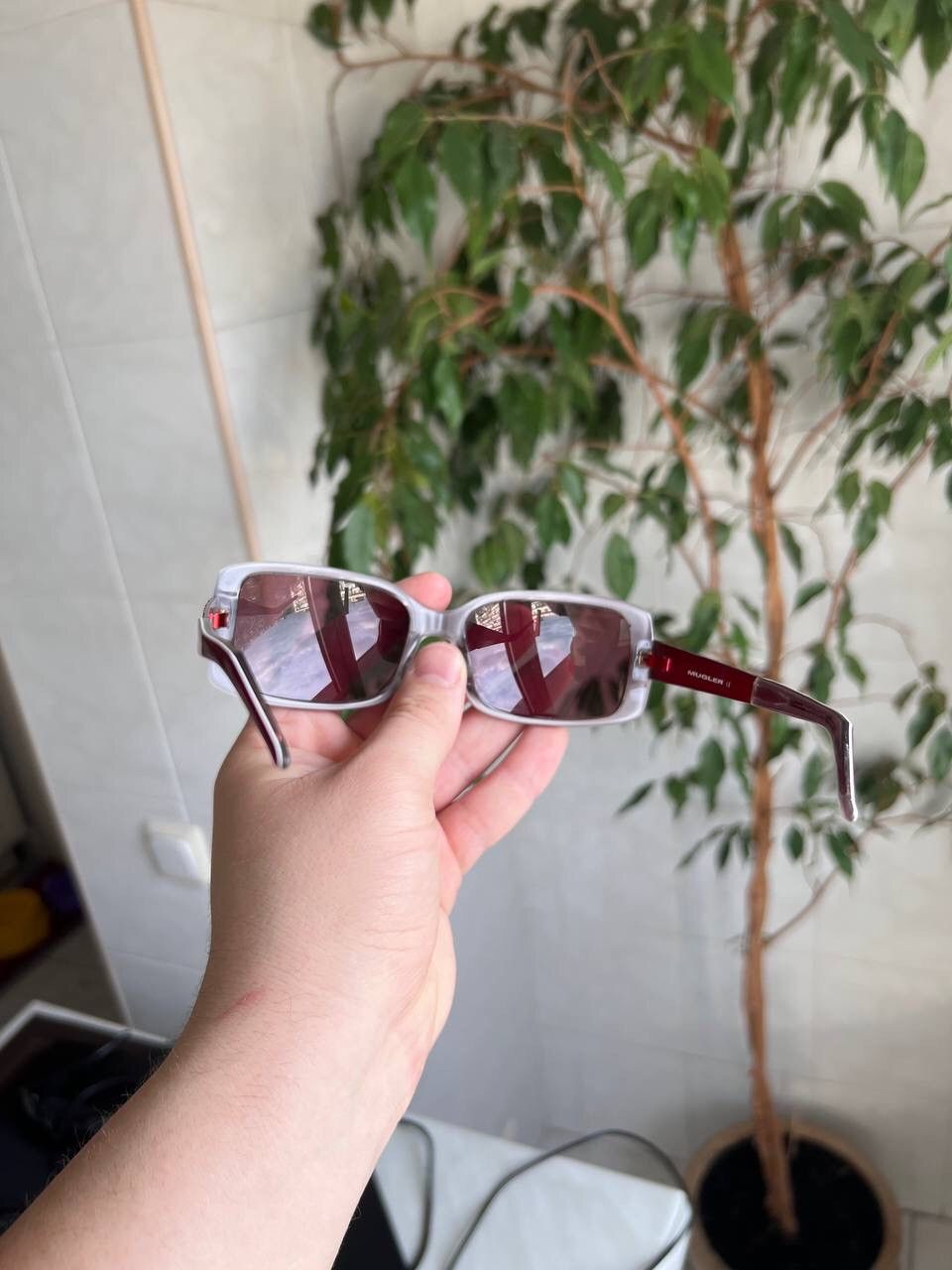Japanese Brand × Thierry Mugler × Vintage Mugler Red Stars Vintage Sunglasses Size ONE SIZE - 13 Thumbnail