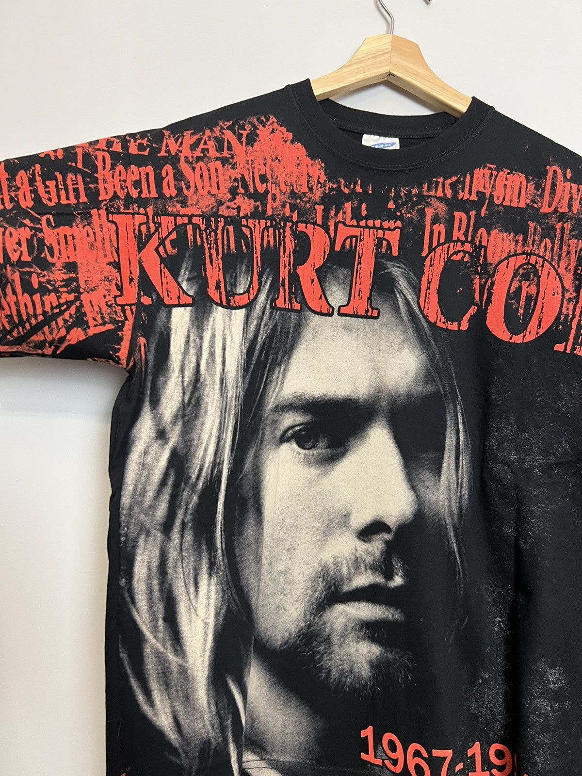Band Tees Rare Vintage Kurt Cobain 00s AOP Grail Tshirt Nirvana Grunge Size US L / EU 52-54 / 3 - 3 Thumbnail