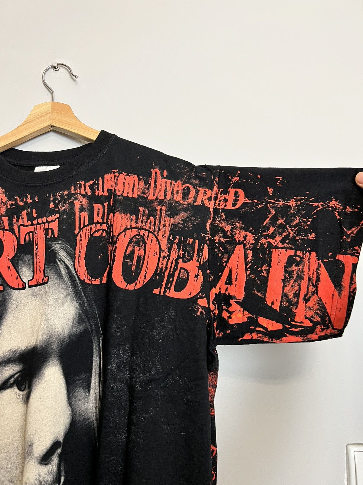 Band Tees Rare Vintage Kurt Cobain 00s AOP Grail Tshirt Nirvana Grunge Size US L / EU 52-54 / 3 - 5 Thumbnail