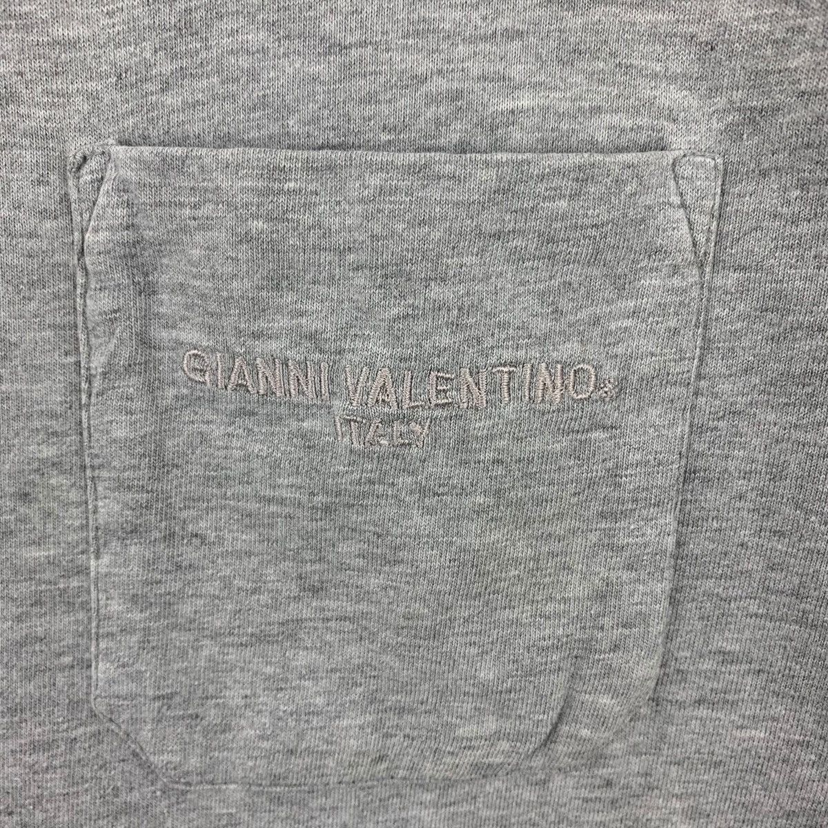 Vintage Rare!! GIANNI VALENTINO Simple single pocket tshirt Size US L / EU 52-54 / 3 - 3 Thumbnail