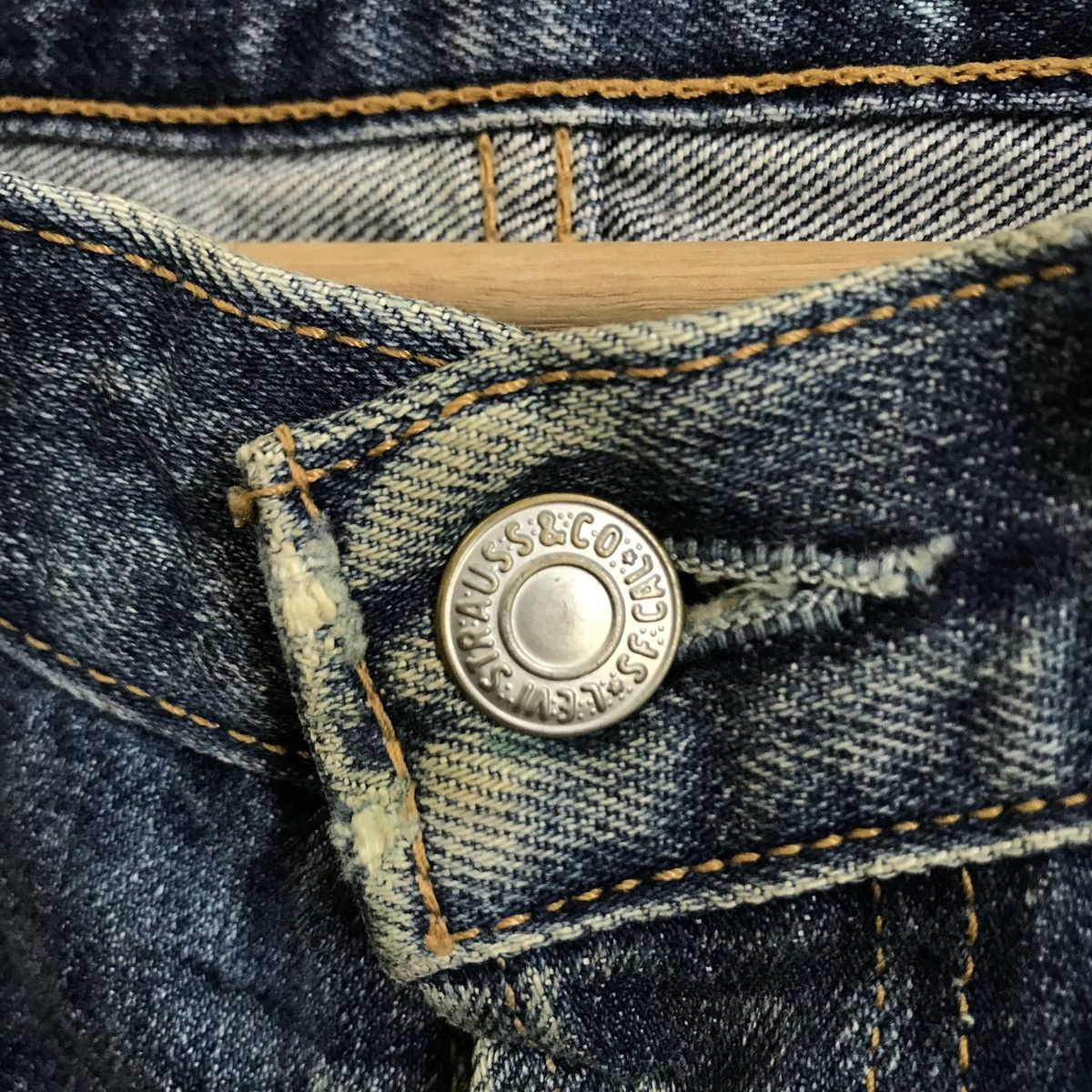 Levi's Vintage Levis 501 Distressed Denim Jeans Size US 31 - 4 Thumbnail