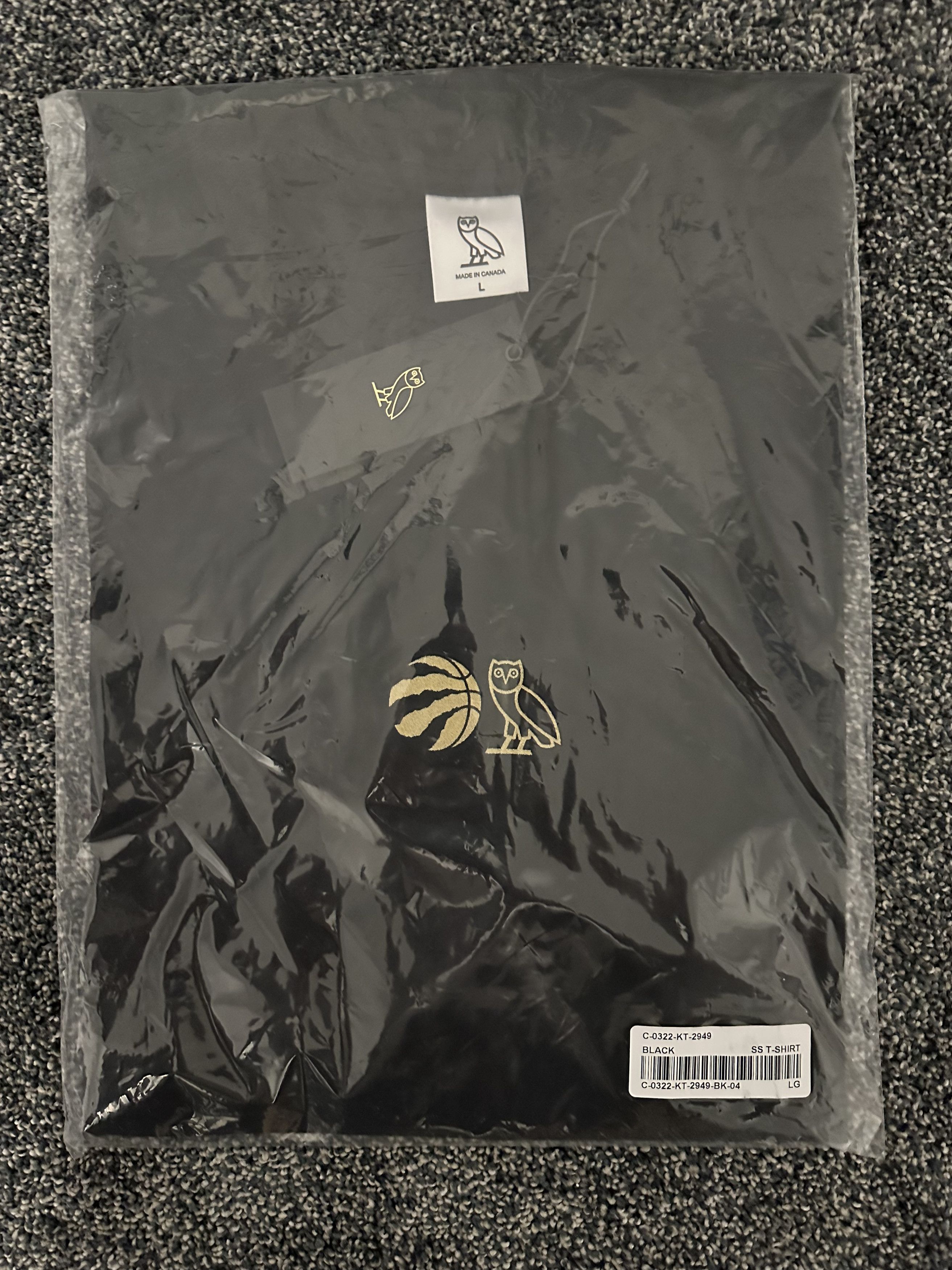 OVO X RAPTORS ATHLETIC CENTER LOGO SHIRT SIZE: LARGE