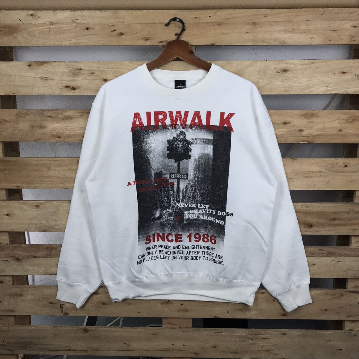 Airwalk × Vintage Vintage AIRWALK Crewneck Sweatshirt Big Logo Size US M / EU 48-50 / 2 - 1 Thumbnail