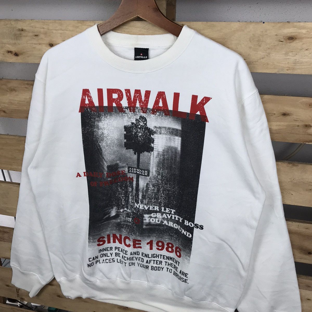 Airwalk × Vintage Vintage AIRWALK Crewneck Sweatshirt Big Logo Size US M / EU 48-50 / 2 - 3 Thumbnail