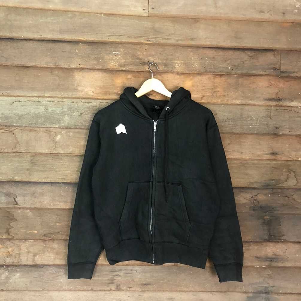 Vintage Kinjo Gakuin University Cross Stitch Black Hoodies #336B Size US M / EU 48-50 / 2 - 4 Thumbnail